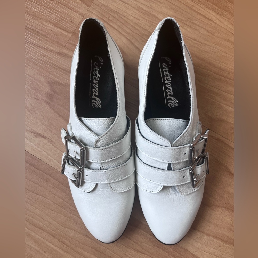 White Leather Buckled L’Intervalle Shoes